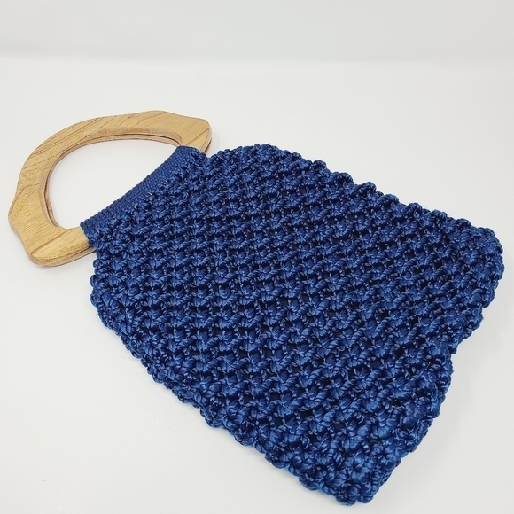 Unbranded | Blue Weaved Bag w/ Wooden Handles (One Size) - Picture 10 of 13